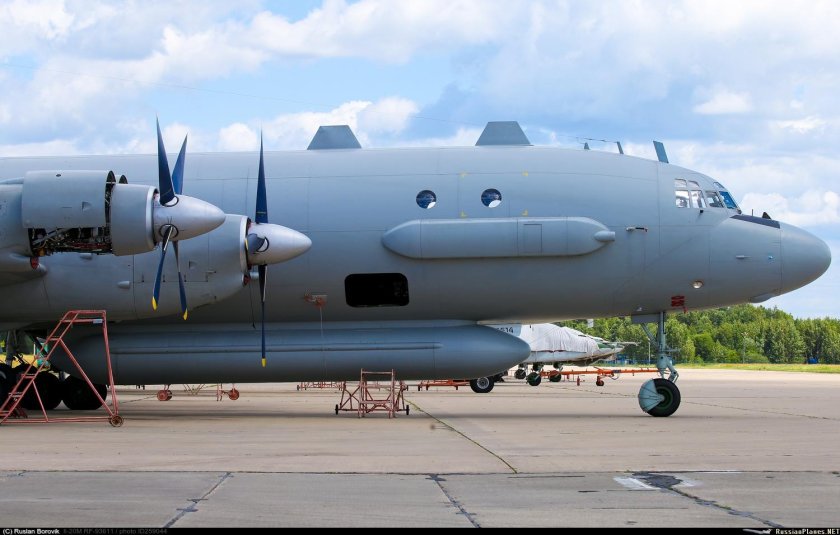 Самолет радиоэлектронной разведки ил-20