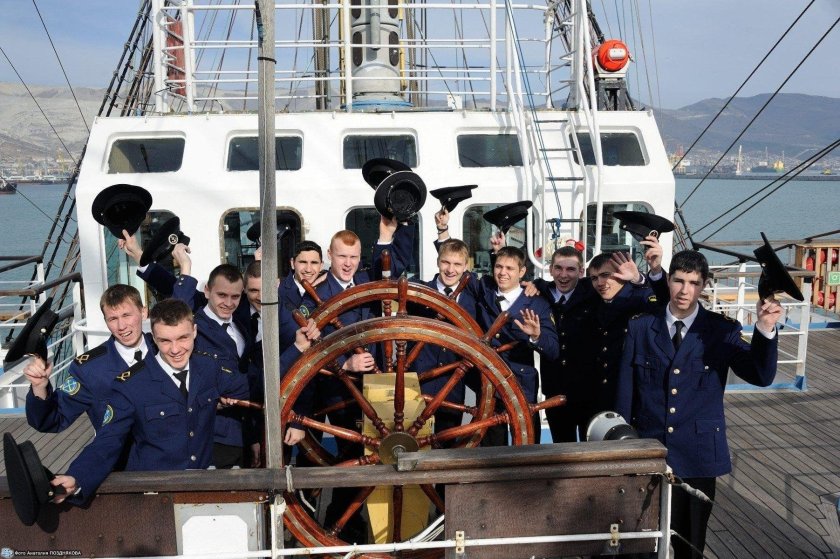 Капитан корабля речного флота