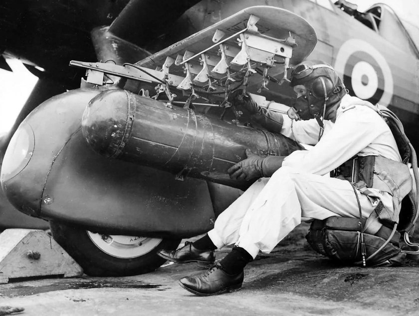 Лайсендер самолет