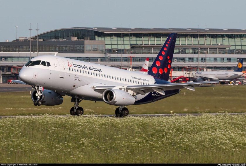 Brussels Airlines Superjet