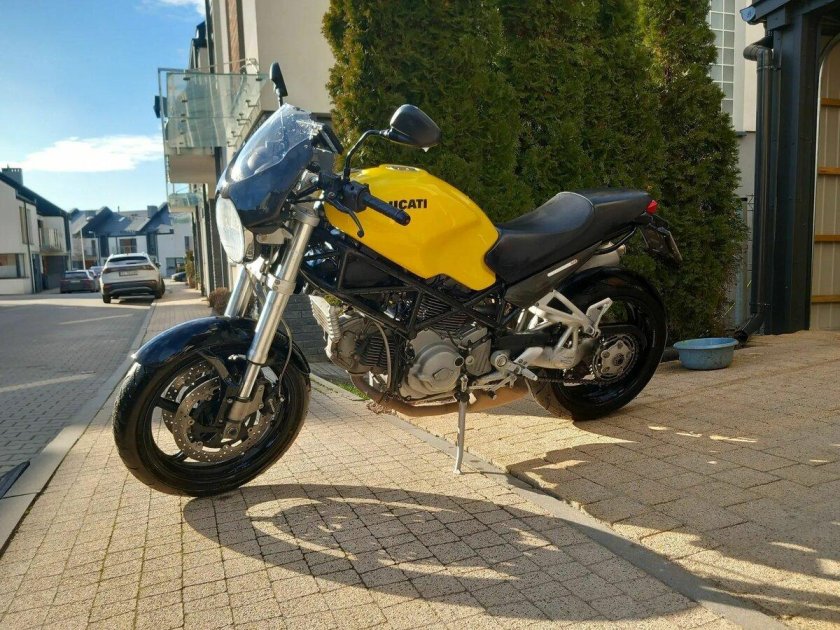 Ducati monster 900
