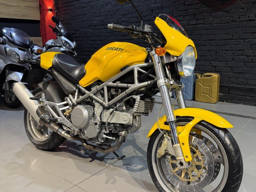 Дукати монстр 1000