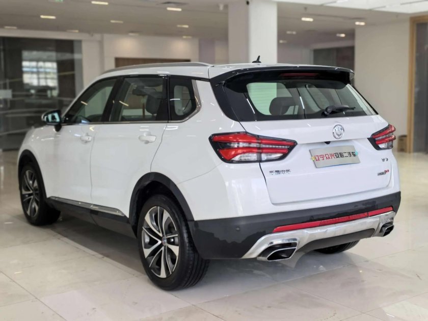 Китайский кроссовер чанган cs75