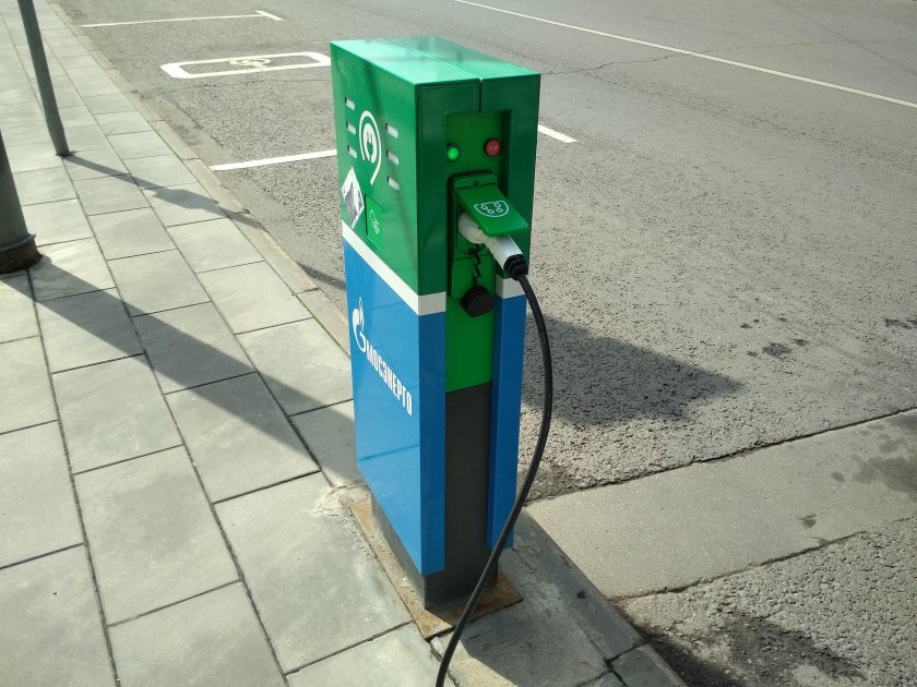 Электрозарядка для электромобилей в Москве