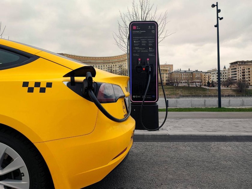 Станции зарядки электромобилей в Москве