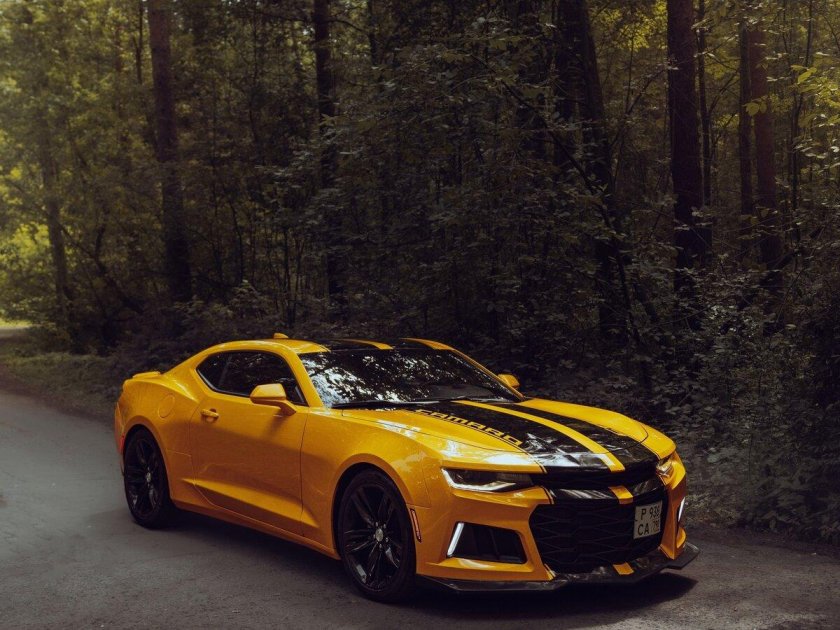 Chevrolet camaro желтый