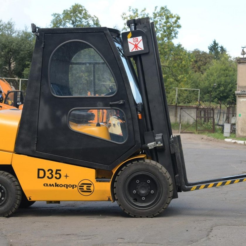 Амкодор погрузчик вилочный 4 на 4