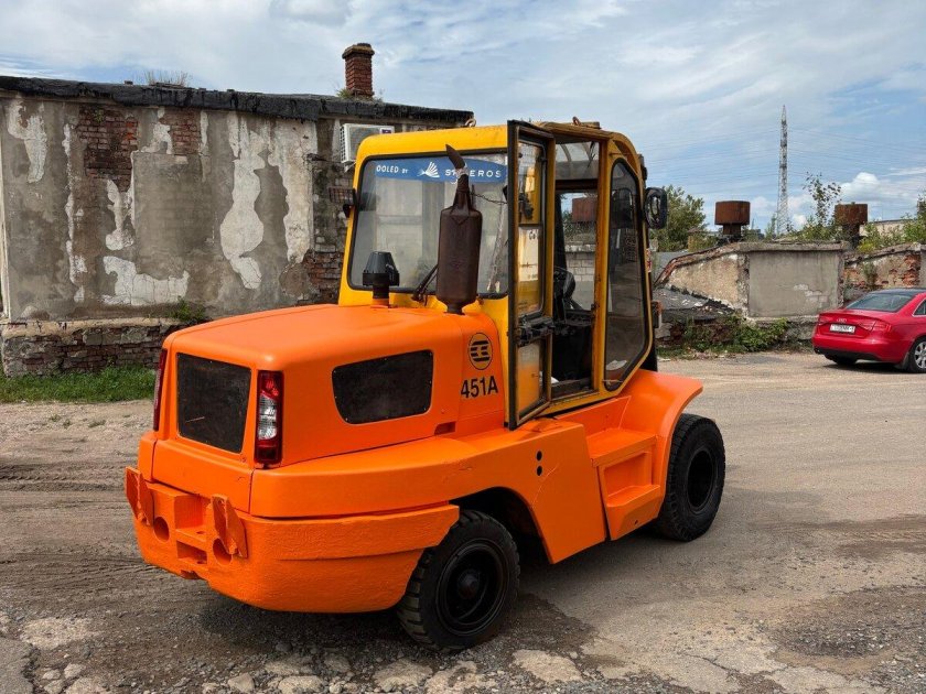 Львовский погрузчик 5 тонн 41030