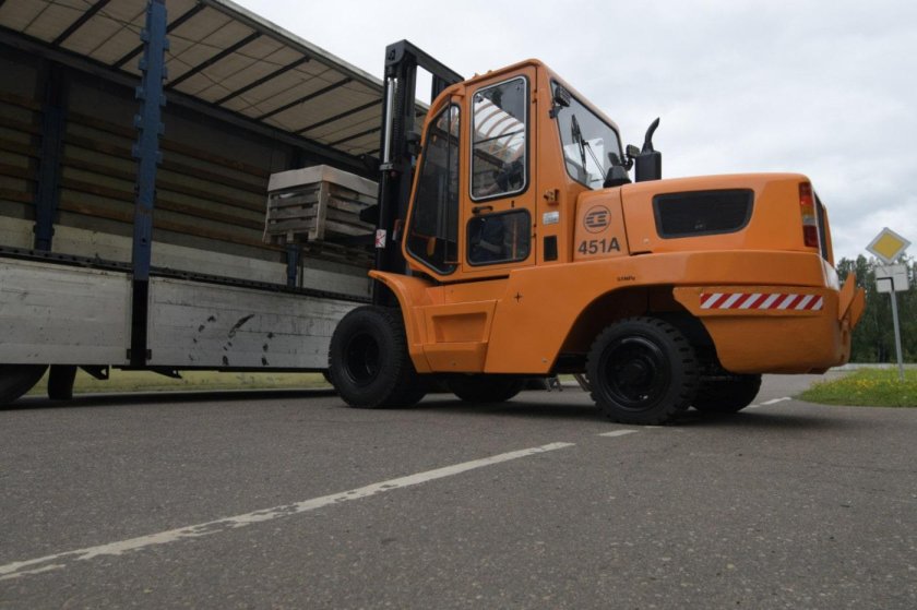 Вилочный погрузчик 5 тонн