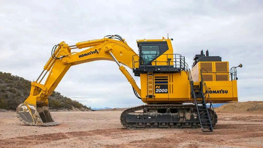 Komatsu pc2000