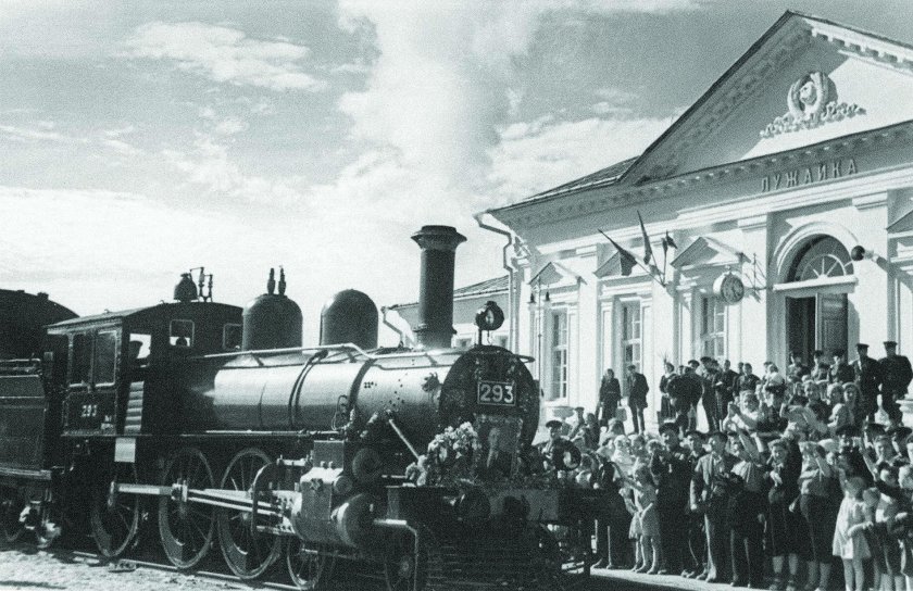 Паровоз 293 на Финляндском вокзале