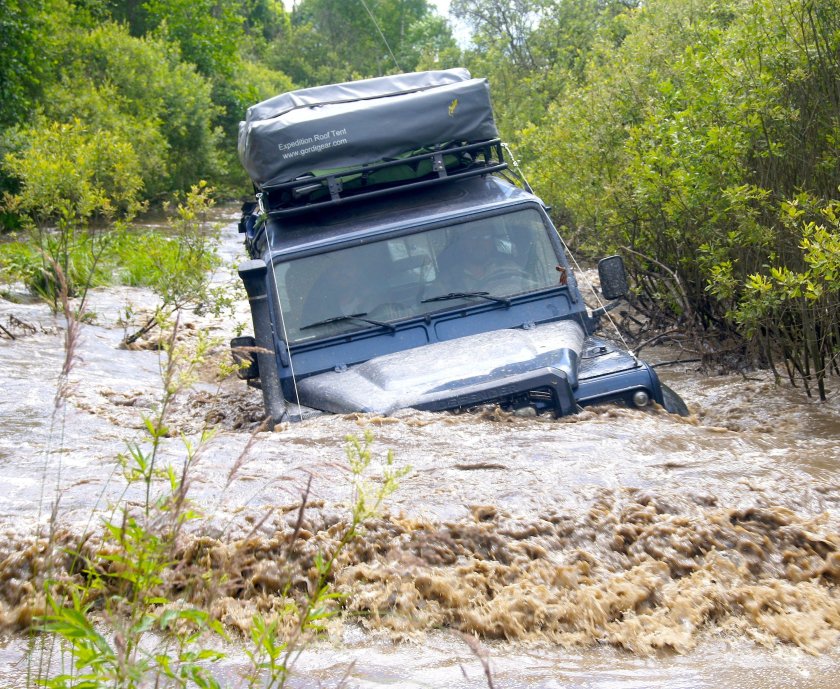 Форсировать брод