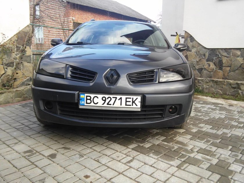 Меган 2 черные фары