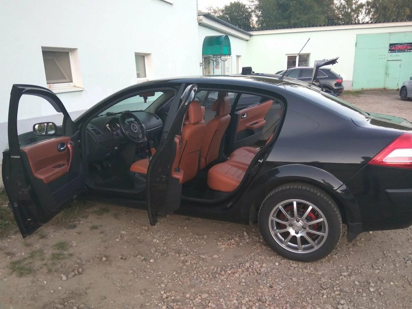 Тюнингованный Меган 2 седан