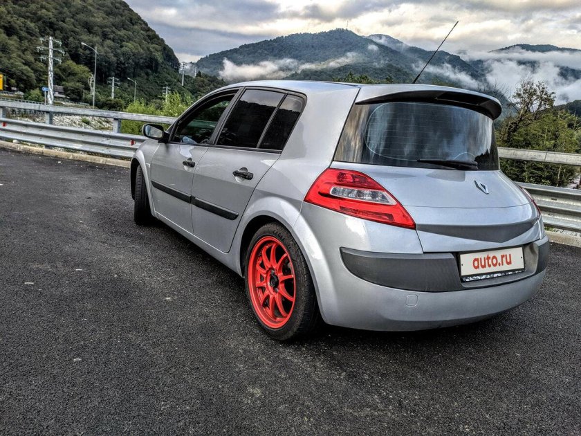 Рено Меган 2 хэтчбек