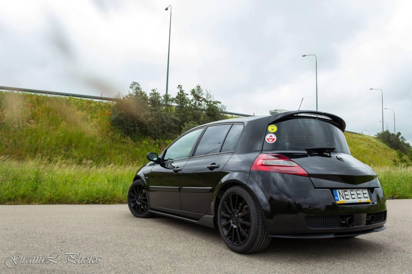 Рено Меган 2 хэтчбек RS