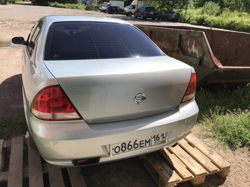 Ниссан Альмера 2006 сзади