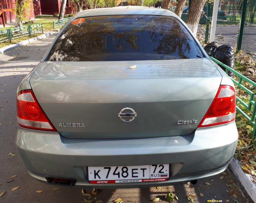 Ниссан Альмера сзади