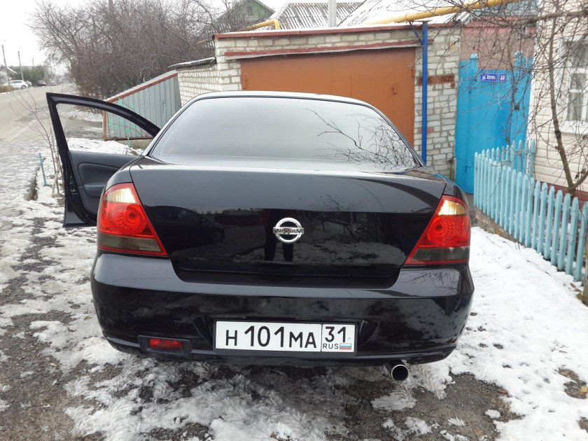 Nissan Almera Classic сзади