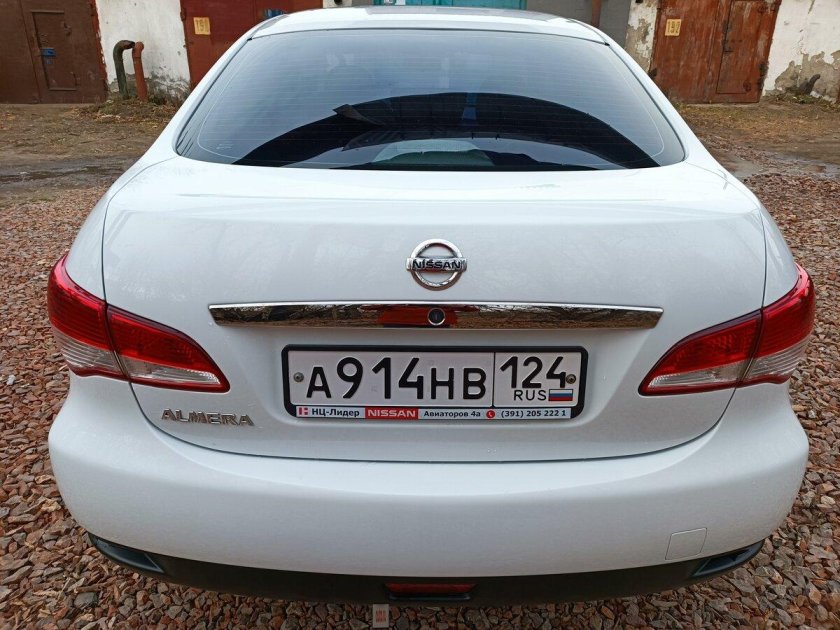 Яндекс такси Ниссан Альмера белый