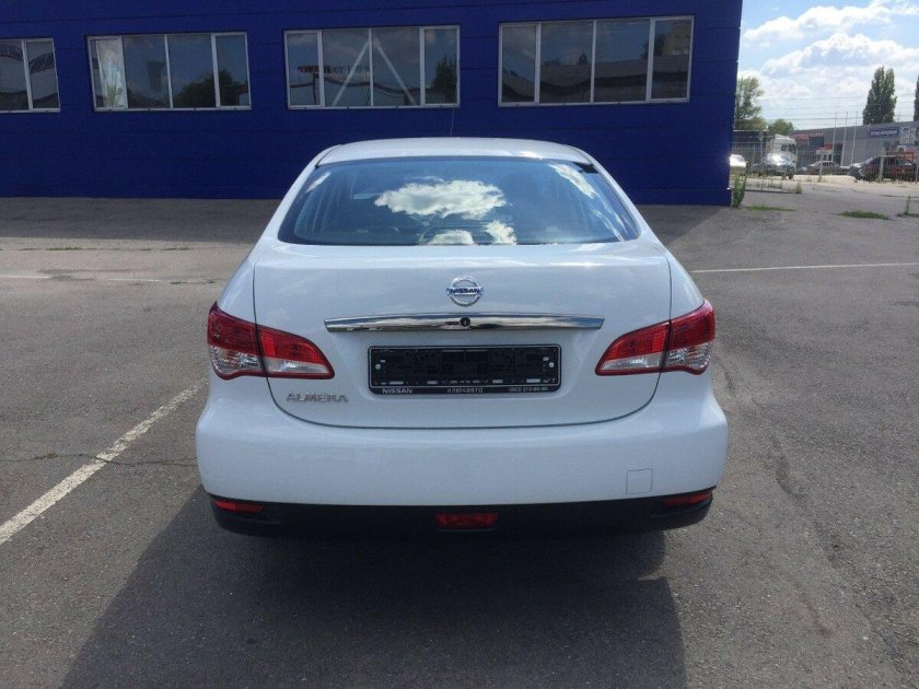 Ниссан Альмера g15 белая