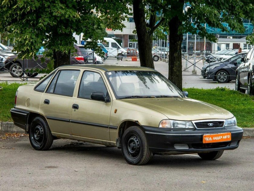 Машина Дэу Нексия