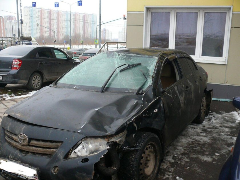 Битая тойота королла 150