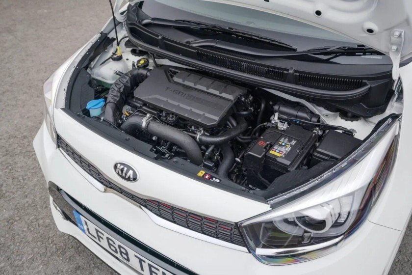 Kia Picanto 2014 под капотом