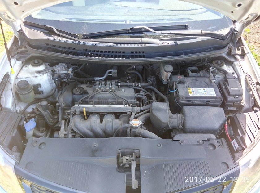 Моторный отсек Киа Рио 3