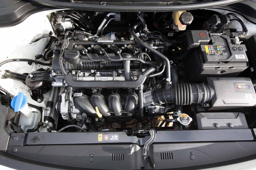 Киа Рио 2017 моторный отсек