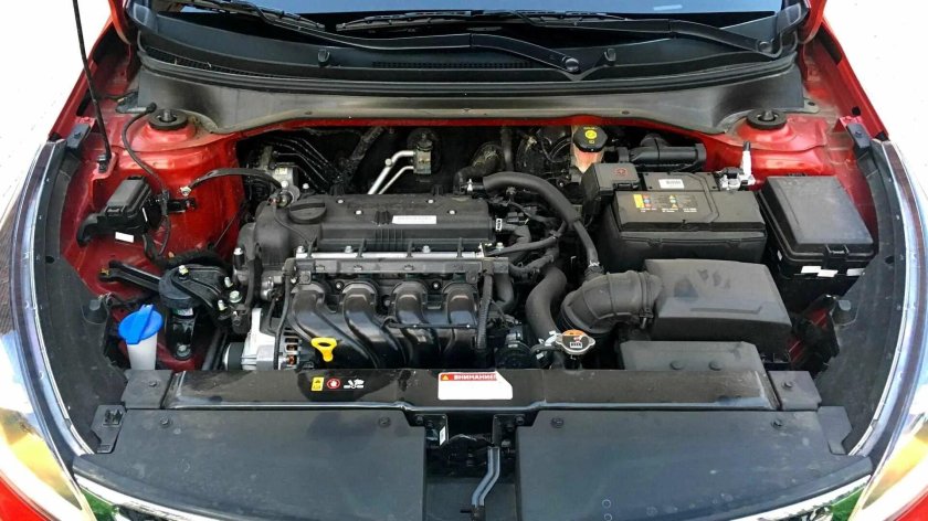 Моторный отсек Киа Рио 4