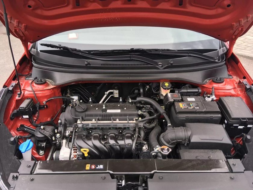 Моторный отсек Киа Рио 2