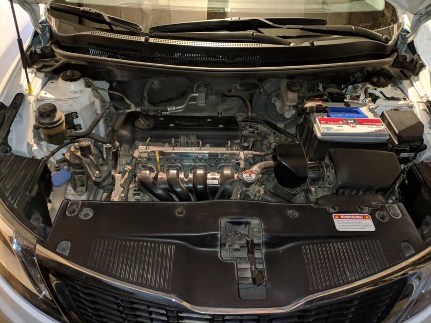 Подкапотка Kia Rio 3