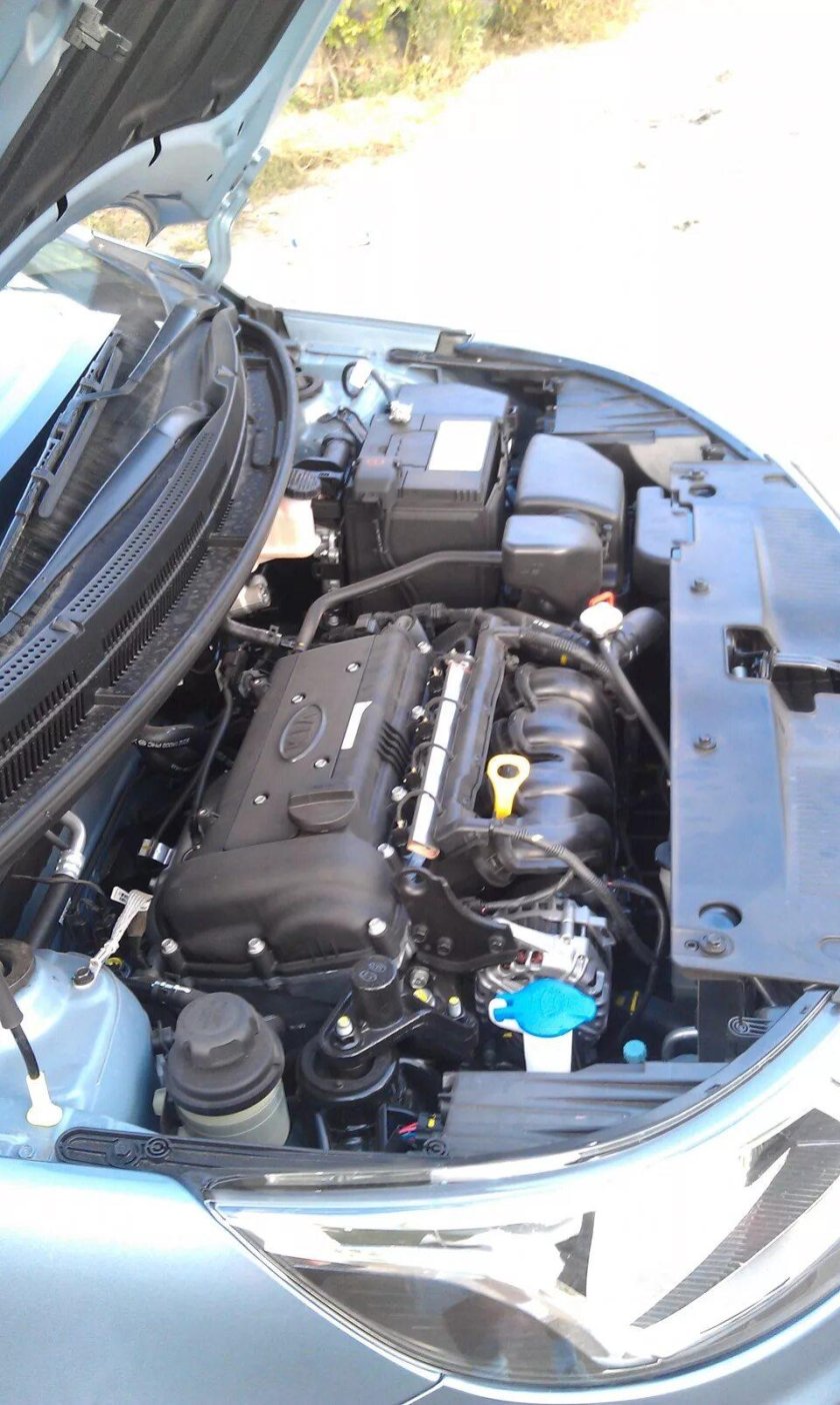 Моторный отсек Киа Рио 2