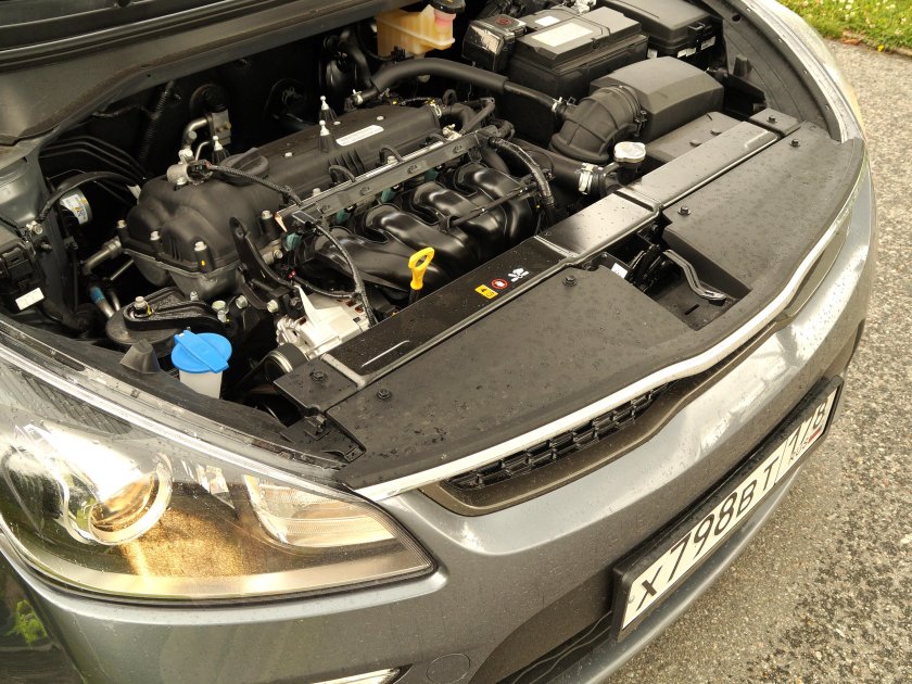 Kia Rio 2020 моторный отсек