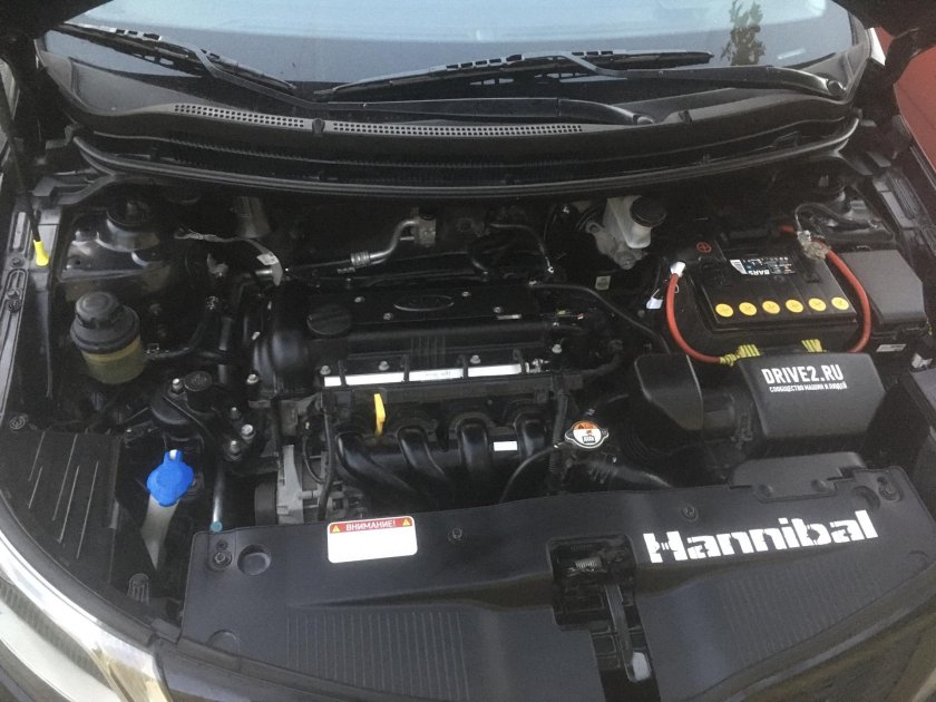 Моторный отсек Киа Рио 3