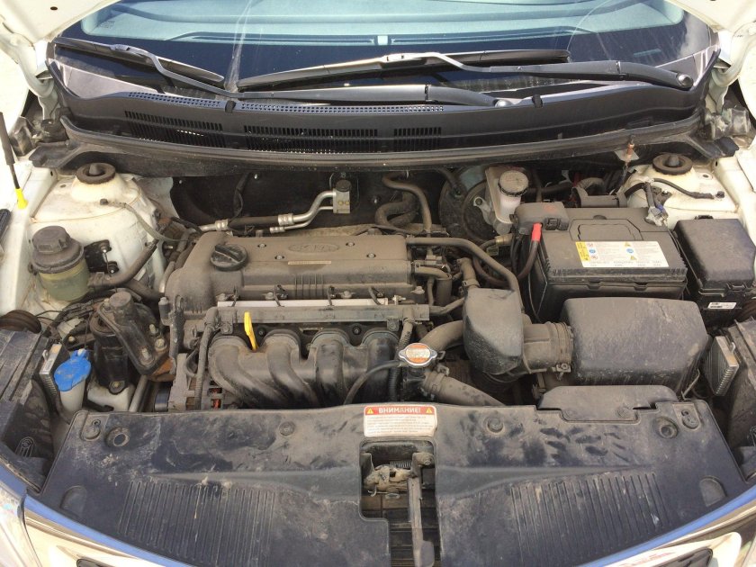 Моторный отсек Киа Рио 3