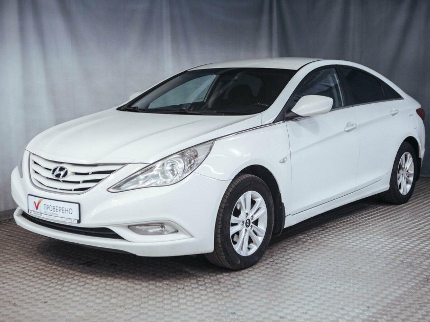 Белый hyundai sonata