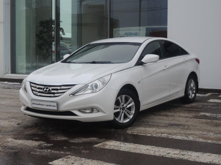 Хендай Соната белая
