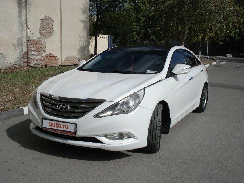 Хендай Соната 2011 белая