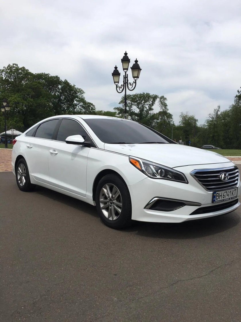 Hyundai Sonata белая