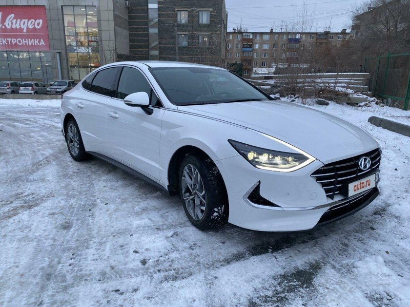 Hyundai Sonata VIII dn8 Рестайлинг белый