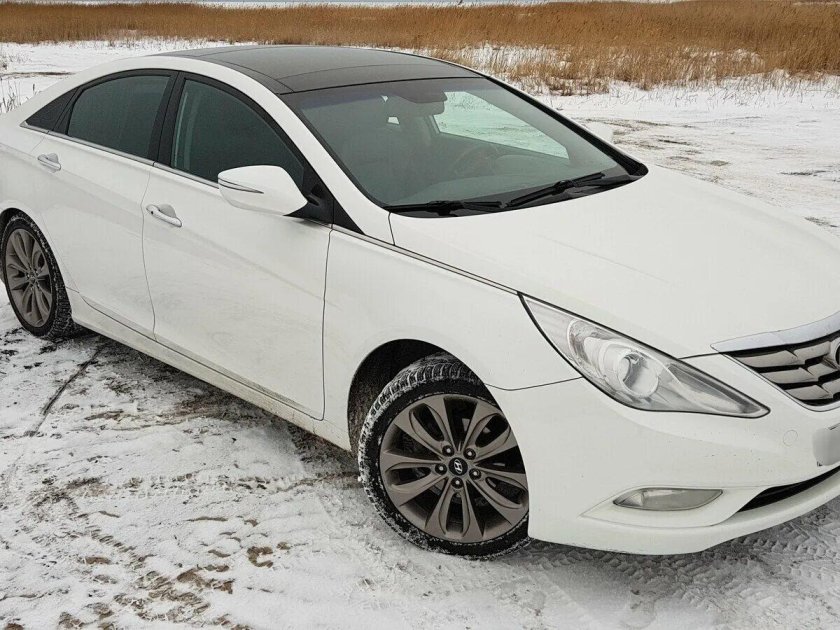 Hyundai Sonata 2010 белая