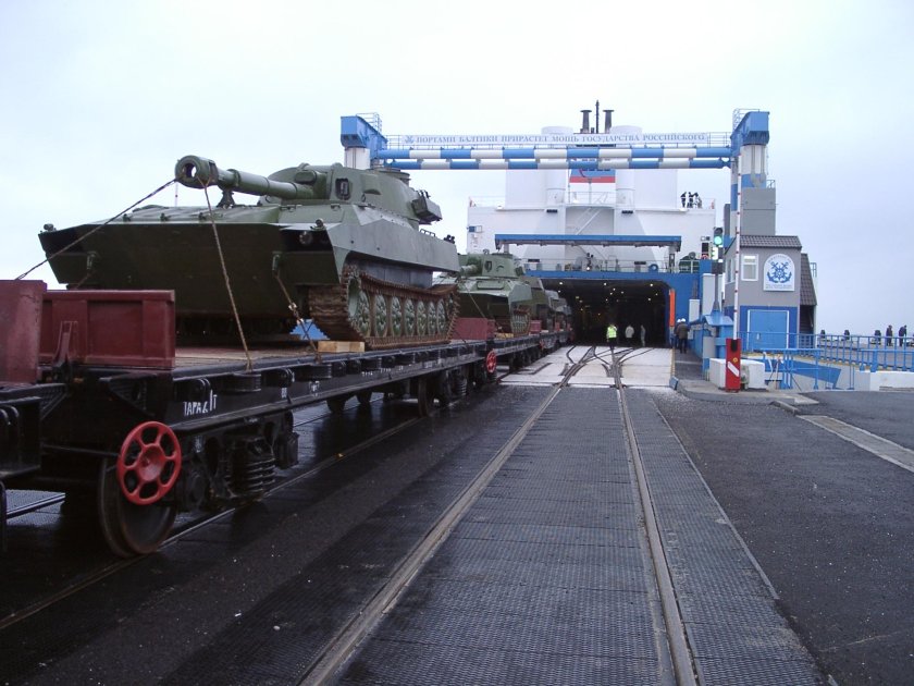 Автомобильный Железнодорожный Паромный комплекс в порту Усть-Луга