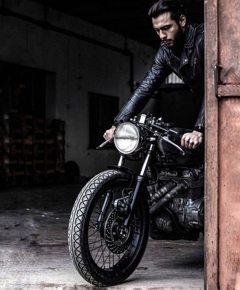 Деловой стиль на мотоцикле