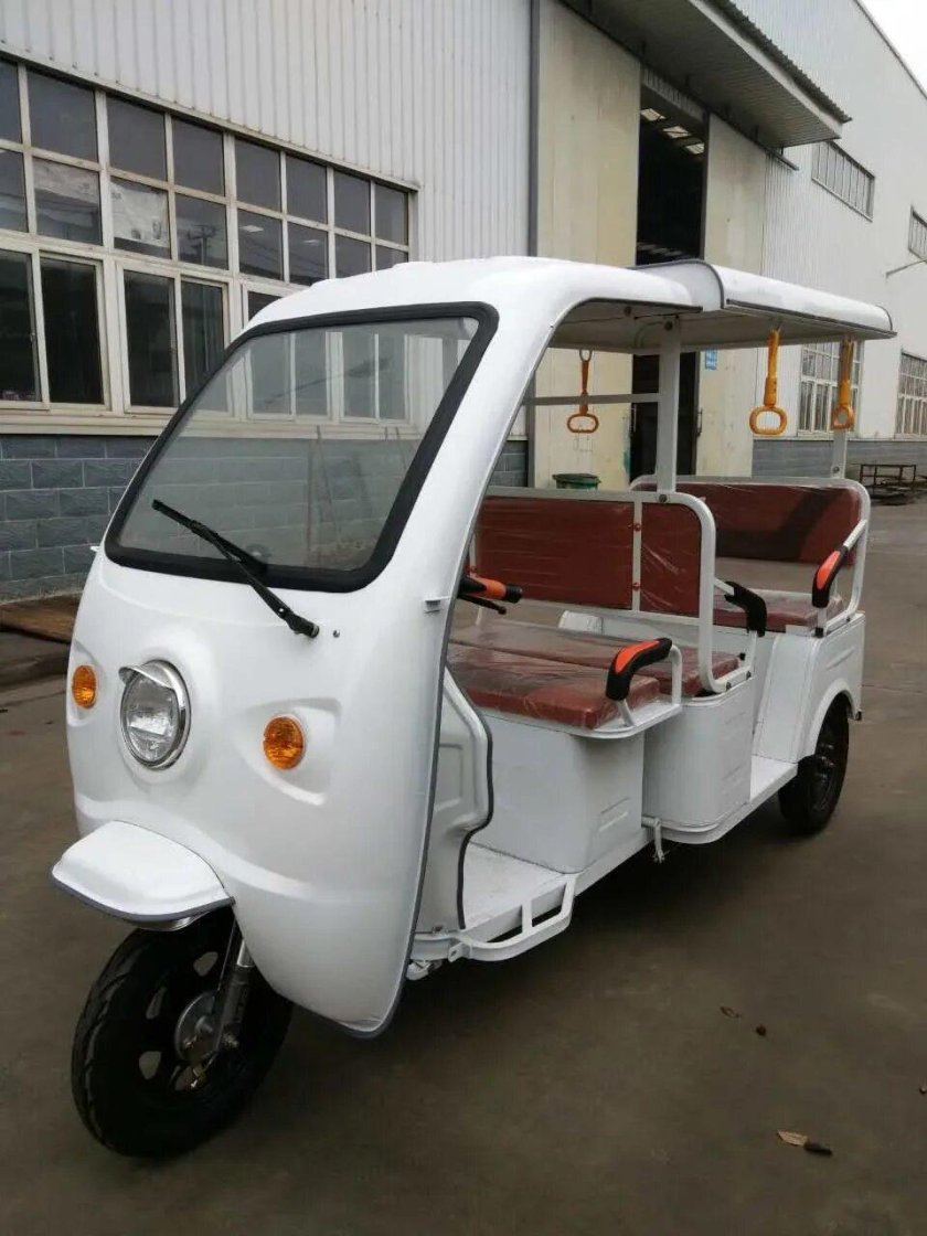 Моторикша тук-тук