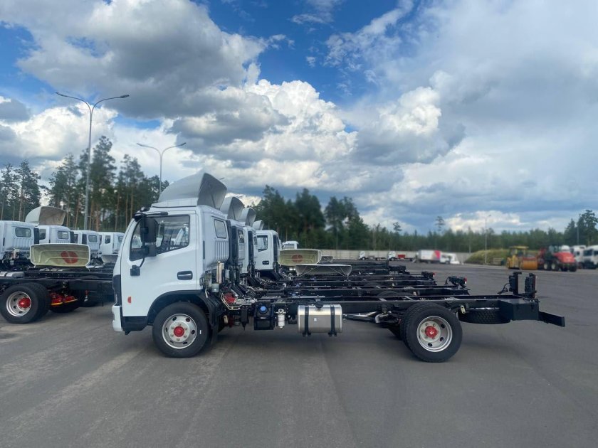 Dongfeng среднетоннажный грузовик