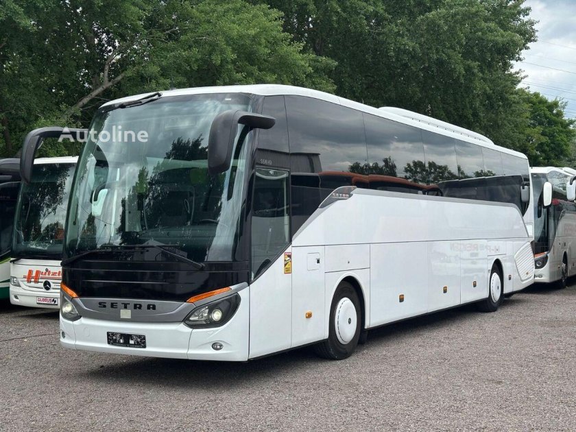 Автобус mercedes benz