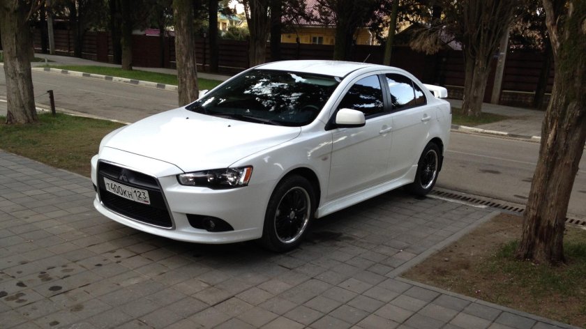 Mitsubishi lancer 2011
