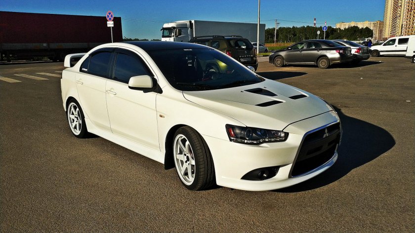 Mitsubishi Lancer 10 White